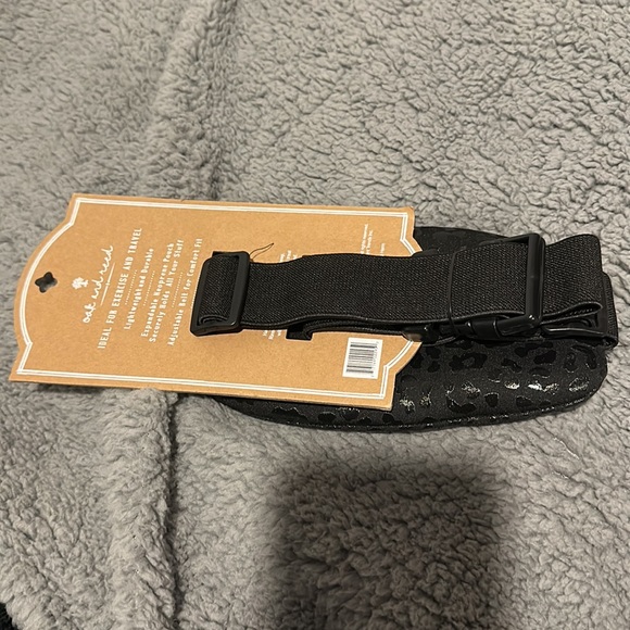 COPY - Fanny Pack - Picture 2 of 3